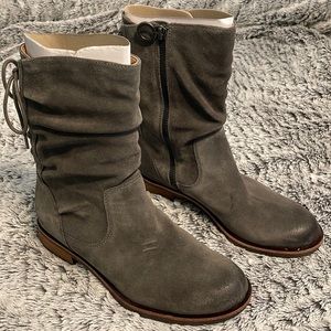 Suede boots
